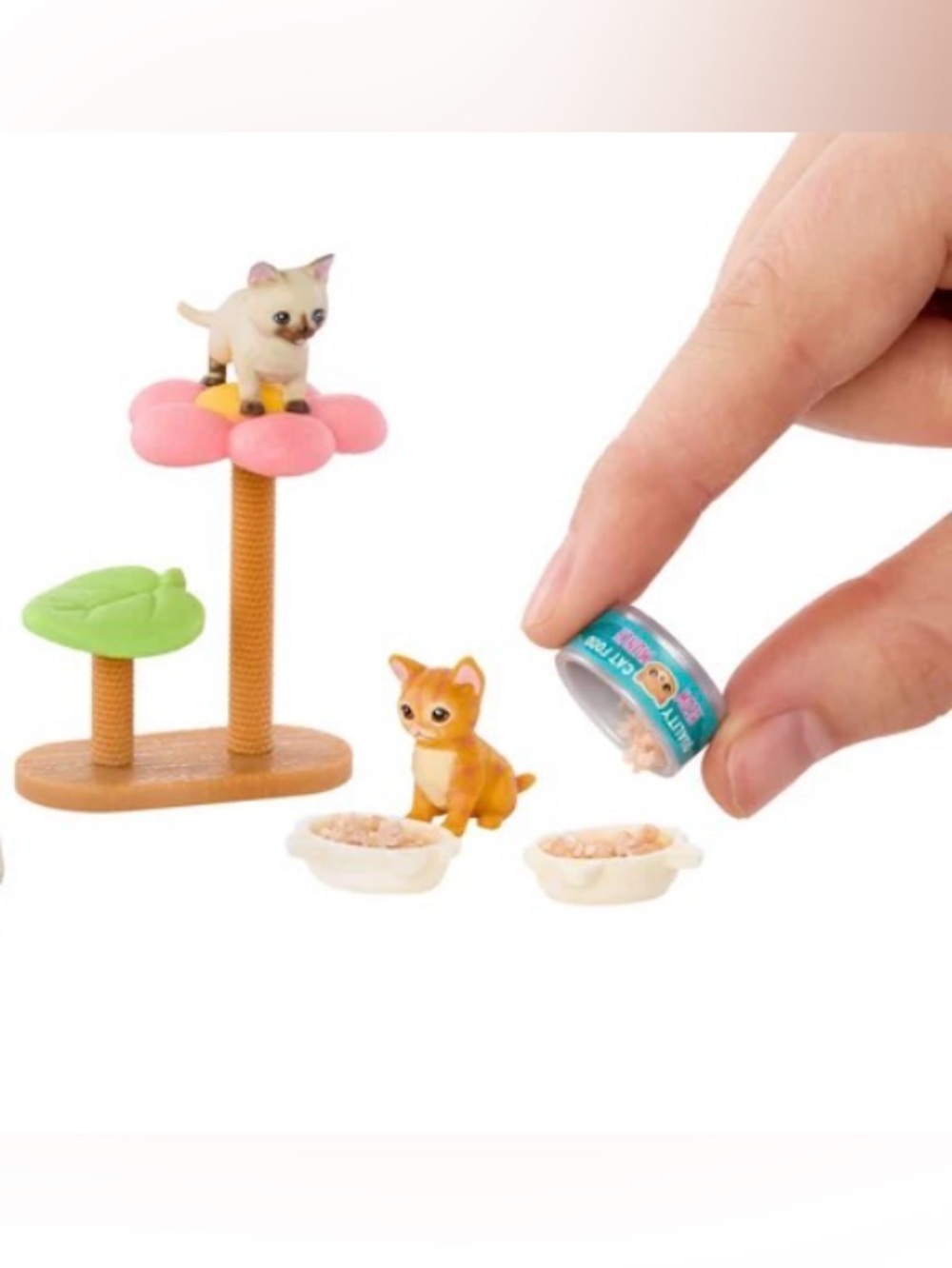 MGA Entertainment Miniverse Animals Series 3 Kittens with Cat Tree